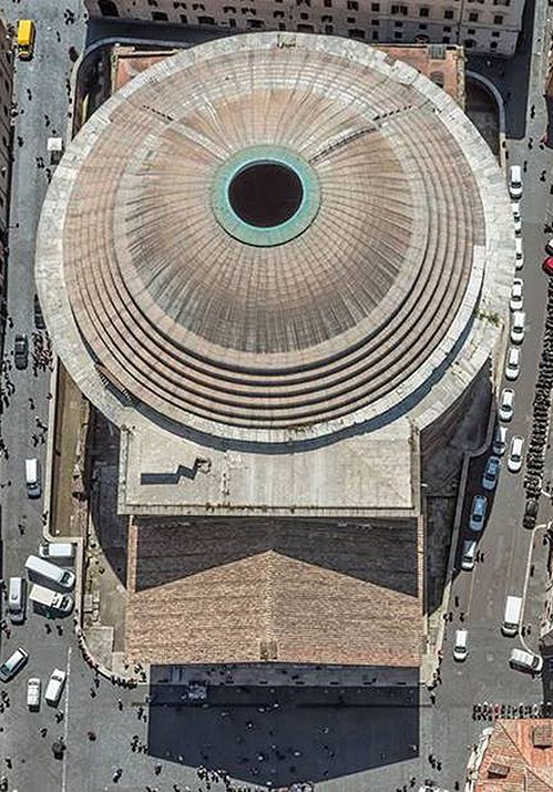 In volo sull'Oculus del tempio più bello dell'antichità 😯 #Pantheon #Roma capitolivm.it
