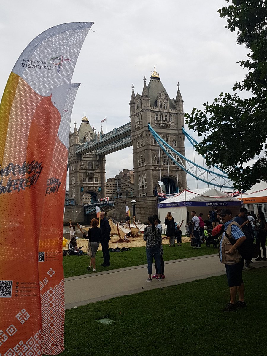 KBRILondon's tweet image. We're just warming up! Get down here now #IndonesianWeekend next to #TowerBridge