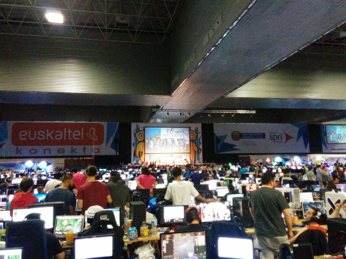 UrizMoo's tweet photo. #VIVElaEE25 Giro ezin hobea #euskalencounter 🖥️⌨️ https://t.co/86zrEz2vOG
