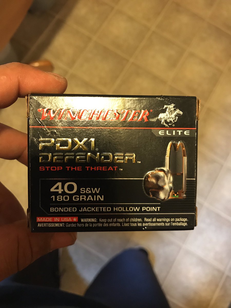 40Cal_King's tweet photo. About to hit the range real quick to get my day started. Start with a box of @winchester  🔫🎯#pewpewlife  #pdx1 https://t.co/DcyxFJXAhK