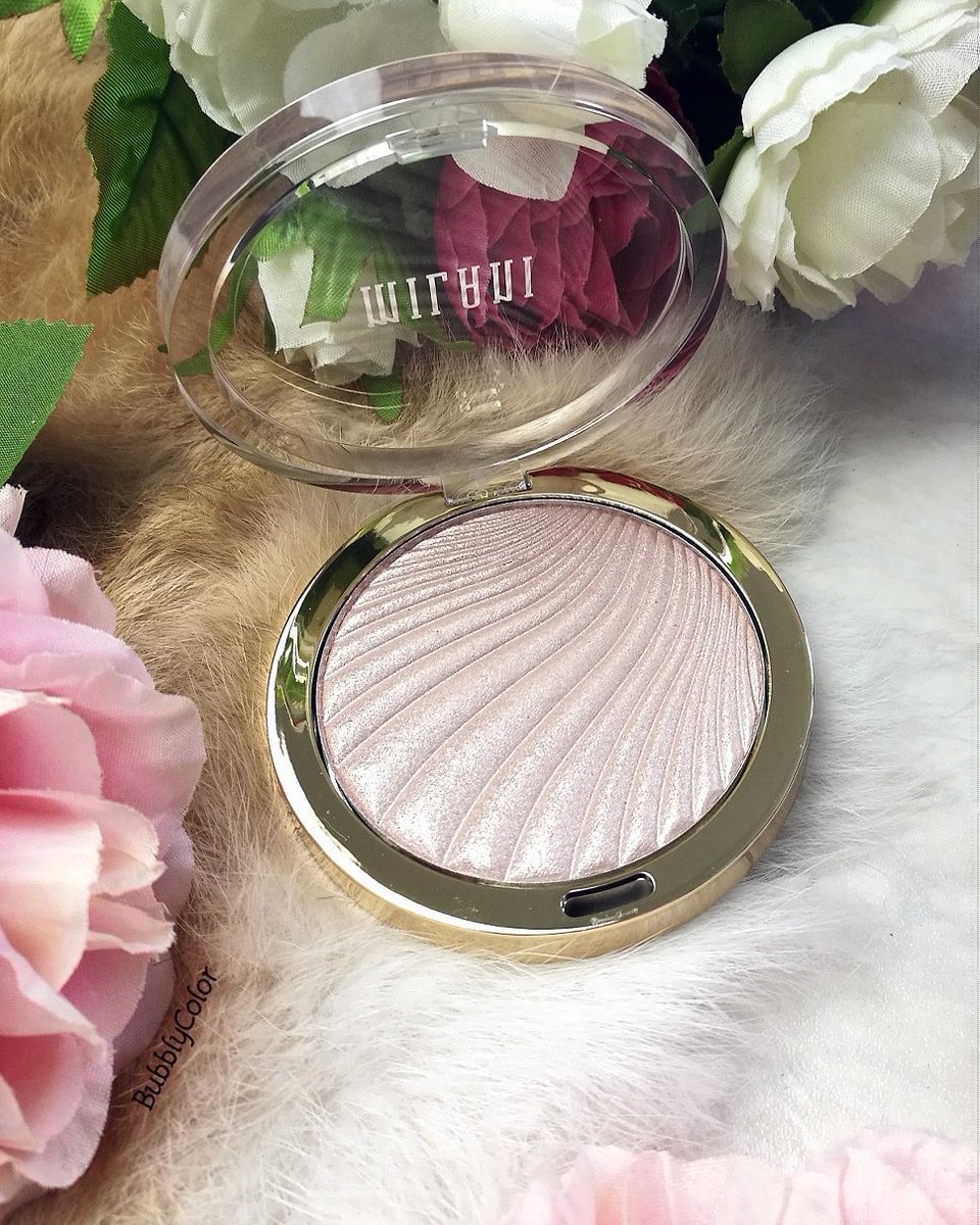 BubblyColor's tweet photo. This @milanicosmetics  highlighter is gorgeous 😍
https://t.co/EhVEHvEi6G
#bbloggers #highlighter #milanicosmetics #cosmetics #makeup https://t.co/BNXBWZdQiX