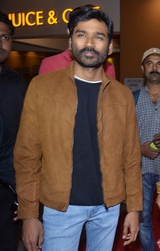 Chowdrey_Pro's tweet photo. #VIP2Promotions #VIP2PressMeet At #Hyderabad clicks of @dhanushkraja https://t.co/ojkPFNDk31