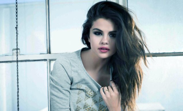 WorldwideSelena's tweet photo. #HappyBirthdaySelena I hope you have an Awesome Birthday/Day, your Awesome, Love you so much! 😊💜🎂🎁🎈���🎊 @selenagomez https://t.co/DIy75c6UR9