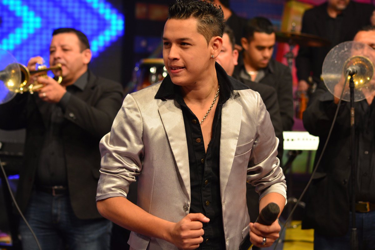 ¡Seguimos con lo mejor de la música aquí en #ElGranShow de #latele! 🎉🎉 ¡Ahora quien nos regala sus temas es la <a href="/Banda_Santa_Fe/">BANDA SANTA FE</a>! 👏👏