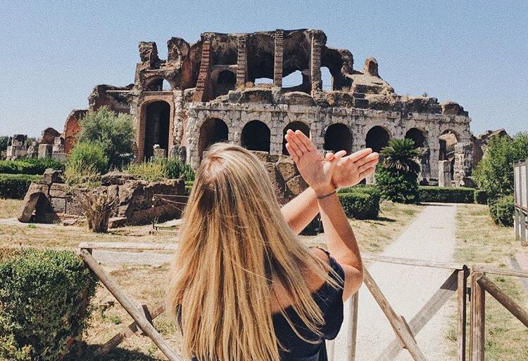 PiBetaPhiUCF's tweet photo. Our sister Melana traveling in Italy this summer! #fletravels ☺️✈️🌏 #ucfpanadventures #whyucfpan #ucfpanproud https://t.co/pLn4BgkzJw
