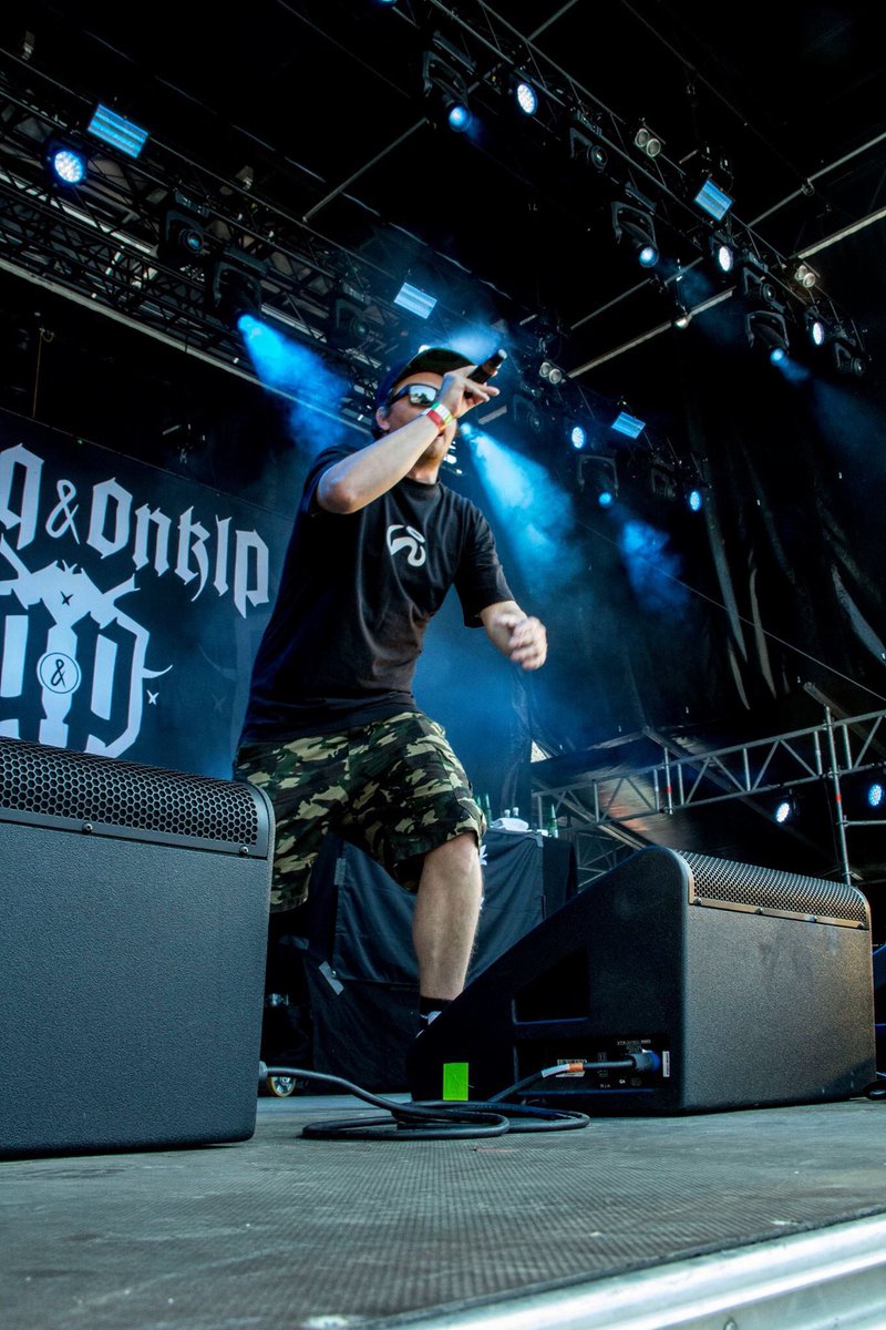 NorWrestlingFan's tweet image. @onklp og @Jaa9hmpf rocka Månefestivalen 2017 inn i en ny dimensjon i dag! 🔥🔥🔥 Fikk tatt over 300 bilder av konserten 😃