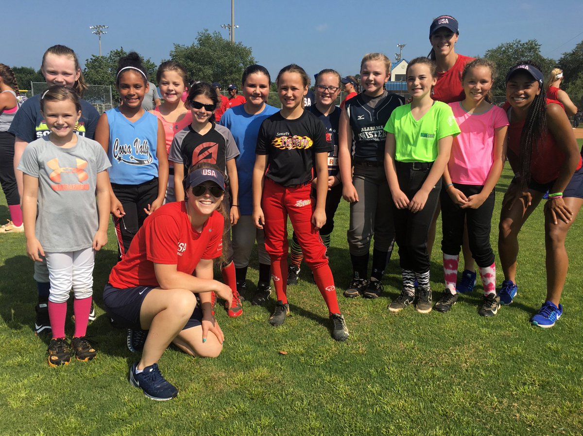 USASoftball tweet picture