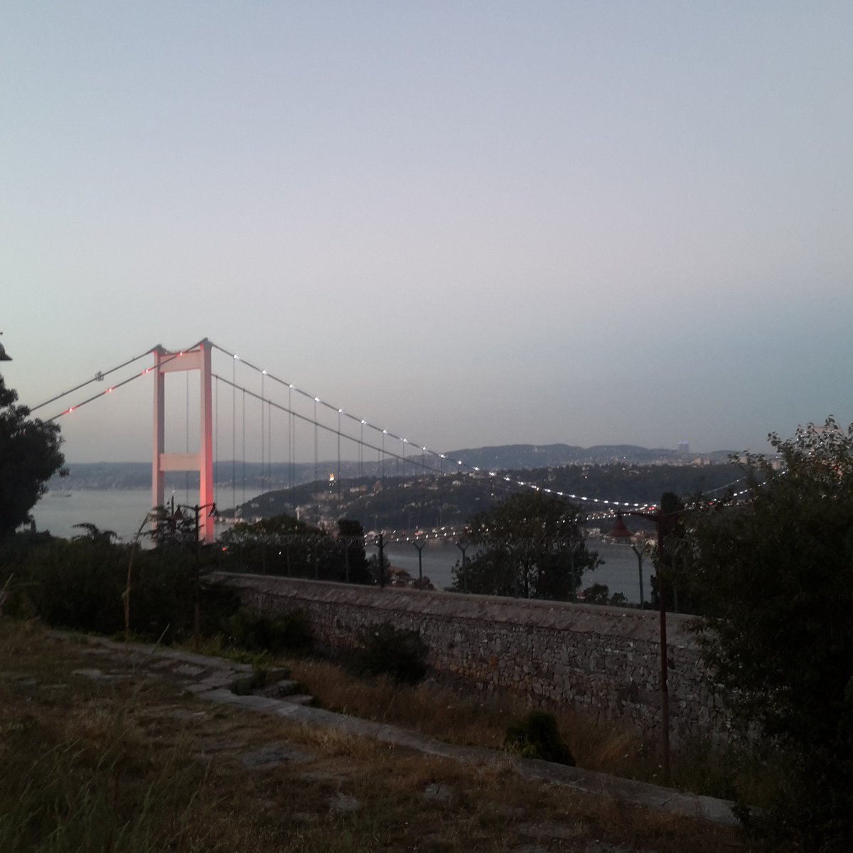 #MutlulukDediğinizŞey içmeden anlaşılmaz aga