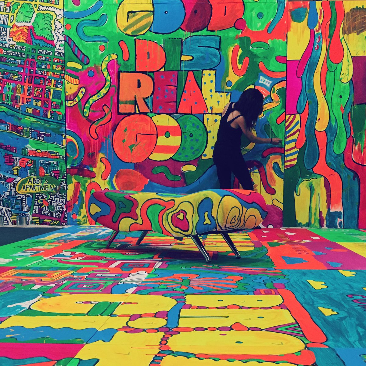 TheConsciousInk's tweet photo. 🎨🙆🏻 #broadcity #sdcomiccon2017 @Pop2Life @ComedyCentral https://t.co/g4B8py6Mwg