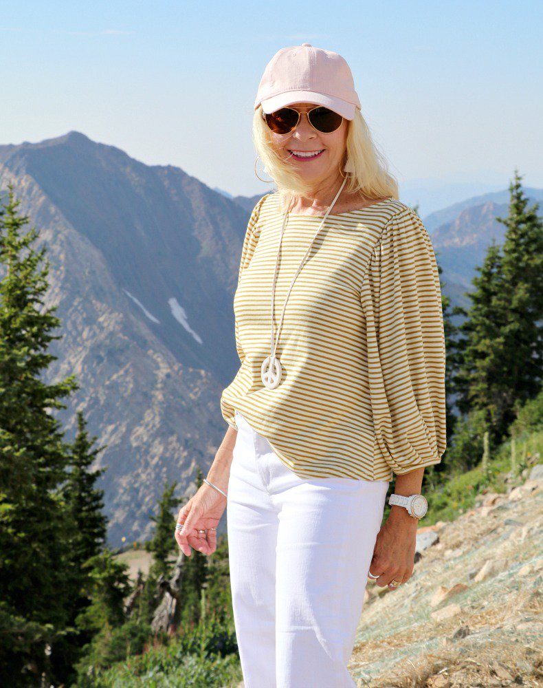 Teawithtrina's tweet photo. What to wear for a mountain setting date night. Also joining @notlamb for #SaturdayShareLinkUp https://t.co/rqLXzXlIFA https://t.co/f1348RbTeG
