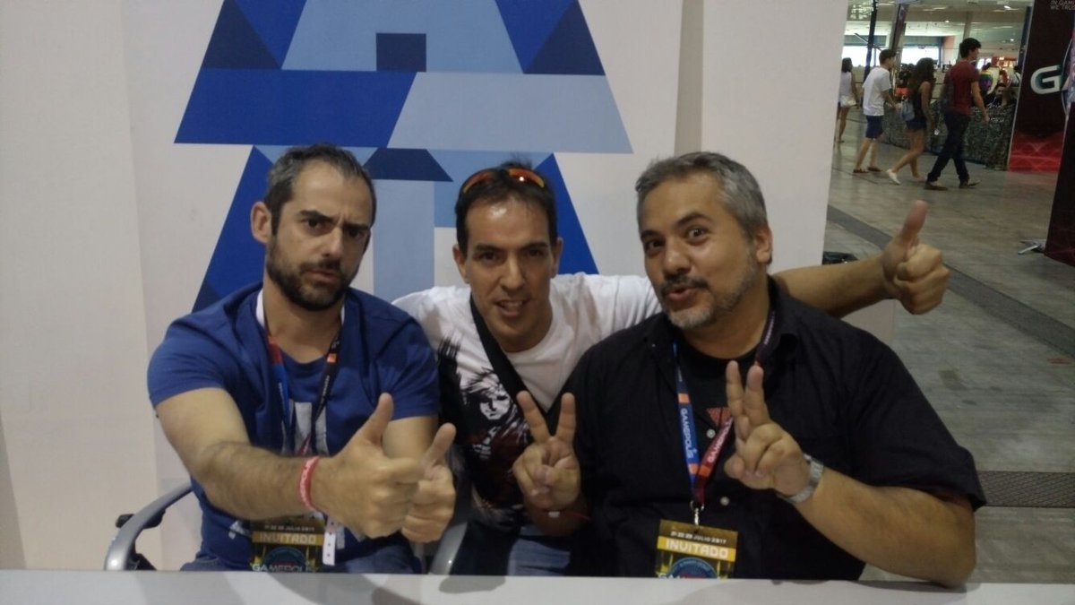 grayfox1977's tweet photo. Genial conferencia y mejor libro (firmado) #ContinuePlay? de @Metodologic y @PedjaPixeblog en #Gamepolis2K17 con @fiteblog como fotógrafo. https://t.co/QWVNd0EUHi