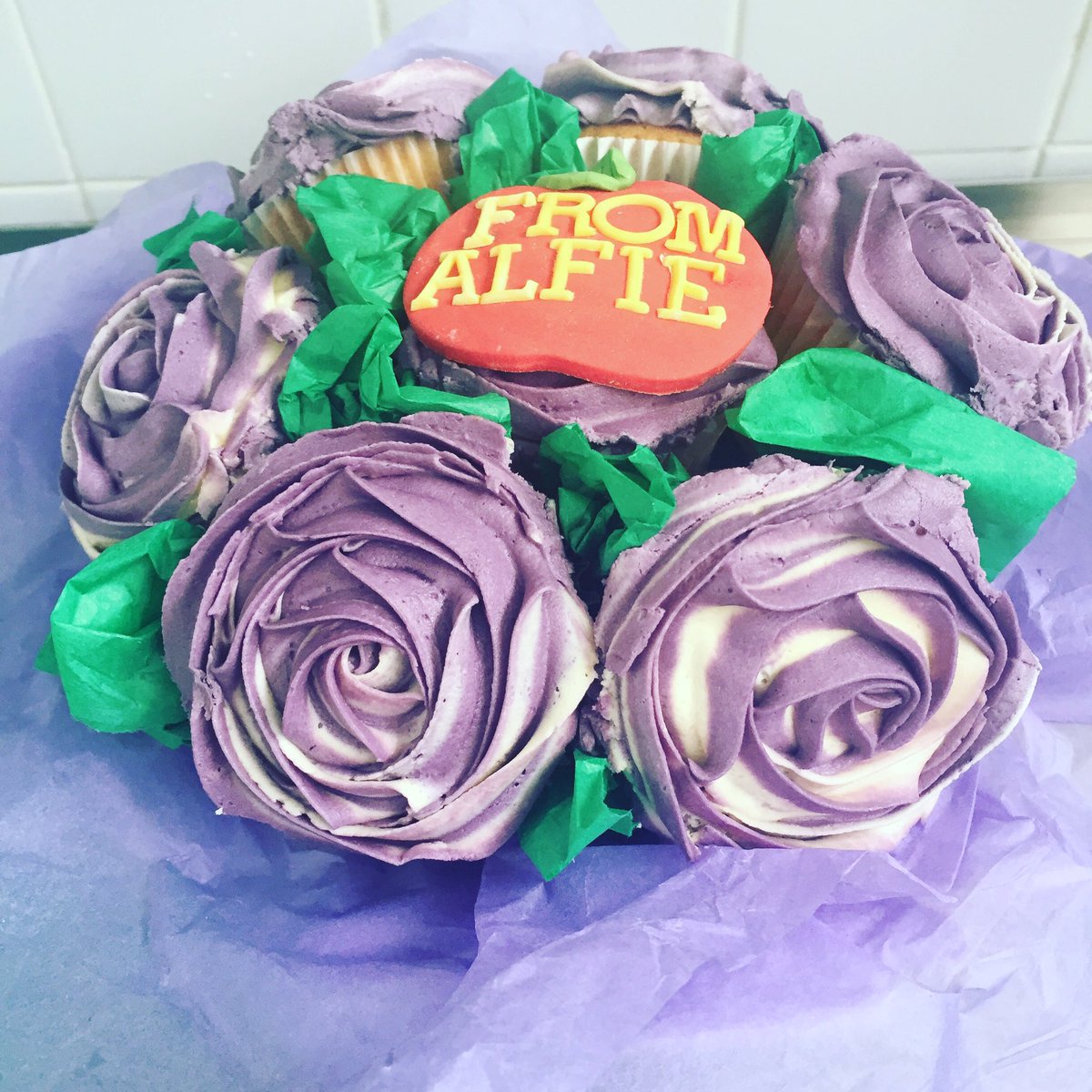KaysCakeWorld's tweet photo. #cupcakebouquet #kayscakeworld #bushfairservicebays #purpleroses #teachergifts https://t.co/kWUJvZPXxp