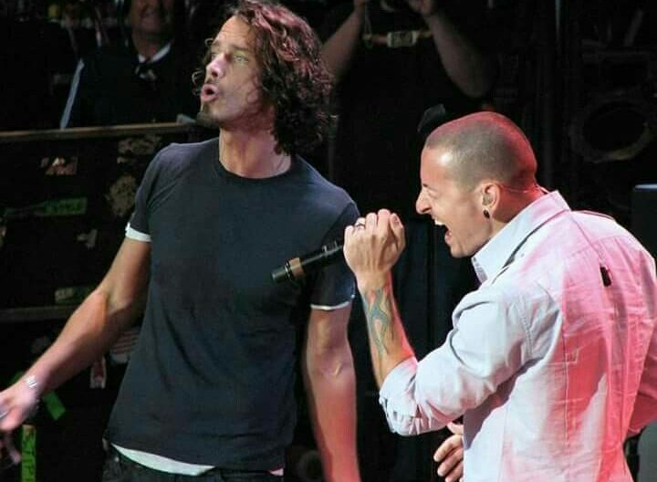SurgeTurkiye's tweet photo. Özlenen zamanlar...

#RIPChrisCornell 
#RIPChesterBennington https://t.co/lWtUYOVzK9