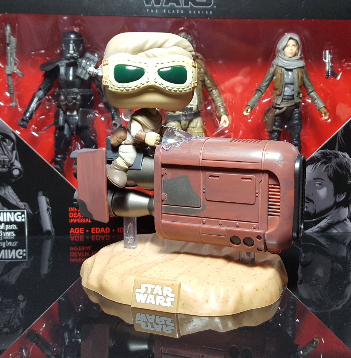 Eggmanstudiosig's tweet photo. #toyhaul #starwars #TheForceAwakens #rey #speeder #funko #popvinyl #exclusivefunkopop @futureotforce  @StewartGardiner @UKToyCollector https://t.co/kZFChxCKI2