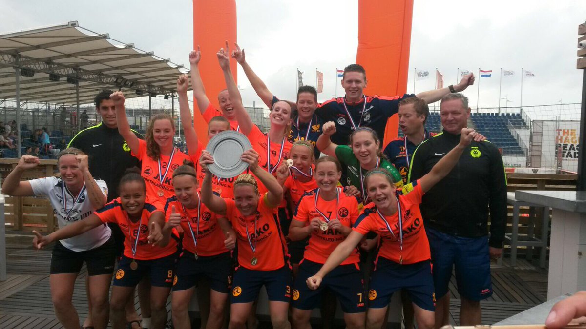 HTCBeach's tweet photo. Wij zijn LANDSKAMPIOEN #champions #kippenvel #beachsoccer #eredivisie @BeachSoccerBond @BeachSoccer_WW https://t.co/EiOcEEQHlH