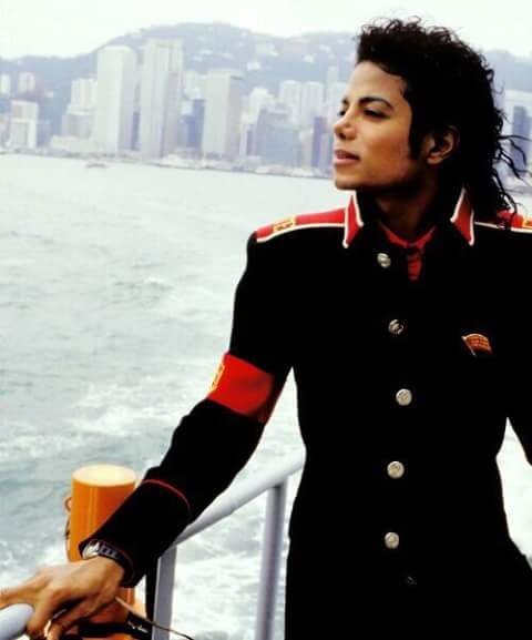 210lauramary's tweet photo. Have a wonderful weekend lovely  #FRIENDS L.O.V.E ♡ #MJFAM @kary_7ok @MJloveCK @MJFollower777 @michaelxscape58 @carmelamorelli1 @Smooth_MJ14 https://t.co/1OuNIKukq9