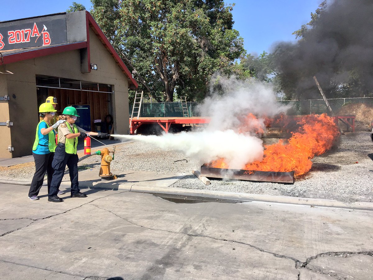 LBCERT's tweet photo. #LBCERT Class 2017B learning about Fire Safety and how to use fire extinguishers this morning! π₯β οΈ https://t.co/LKGWL87kGk