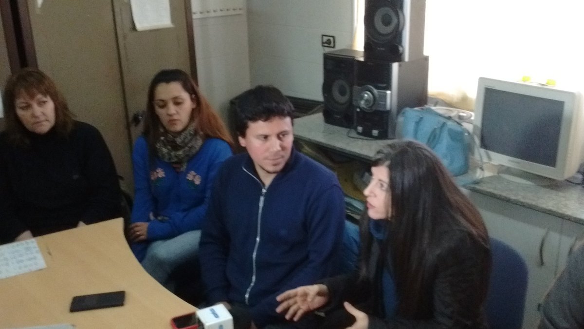 fuerzapatriaola's tweet photo. @FedericoAguile5 y @fvallejoss en la escuela 65  participando de la Jornada Solidaria #Lista4 #LaListaDeCristina https://t.co/n972MJ2xim