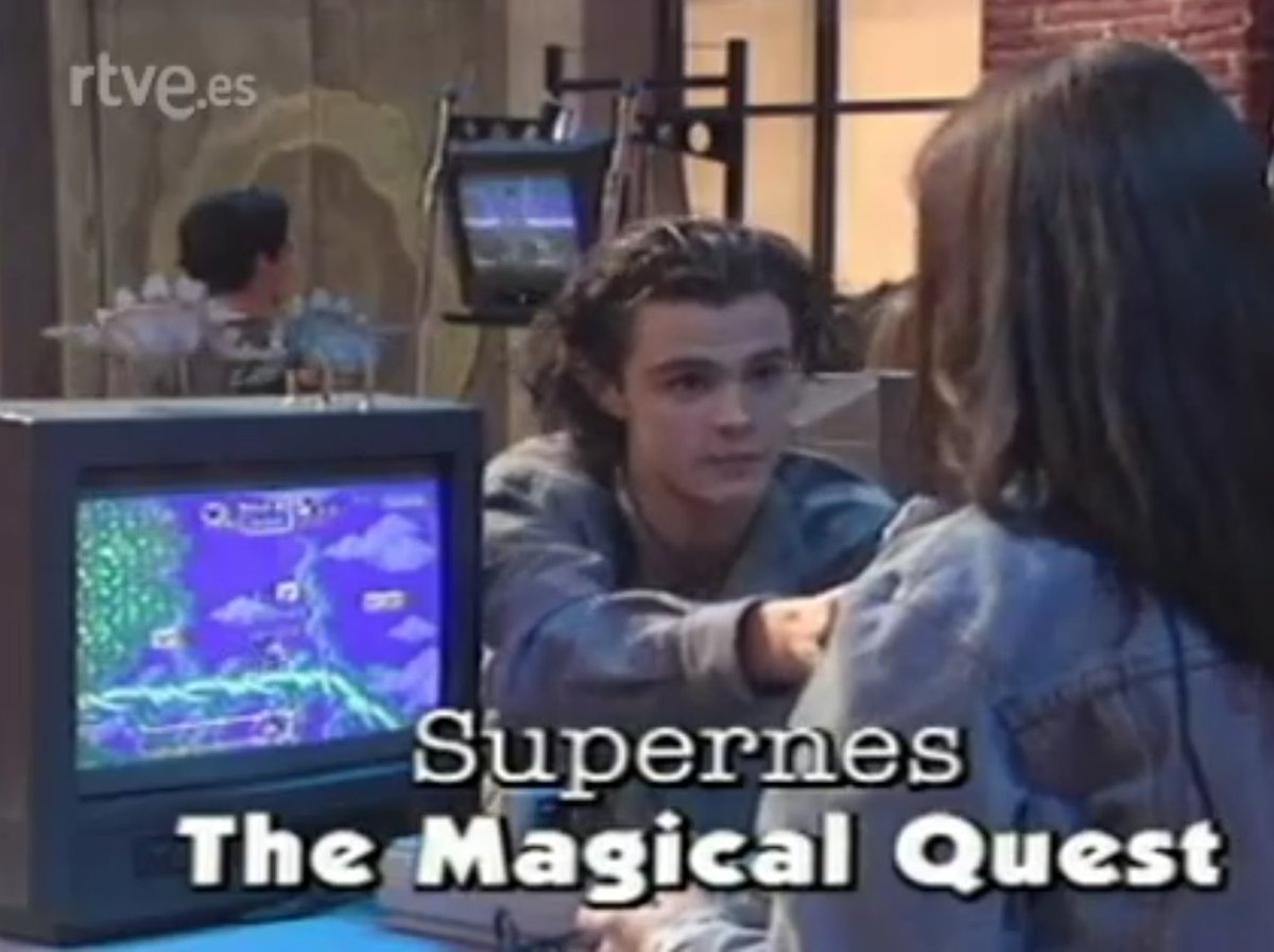 yoteniaunjuego's tweet image. Para los que piensan que las chicas no juegan a videojuegos. Año 93. @ArchivoRTVE #BitABit youtu.be/ARR_NWj02qg