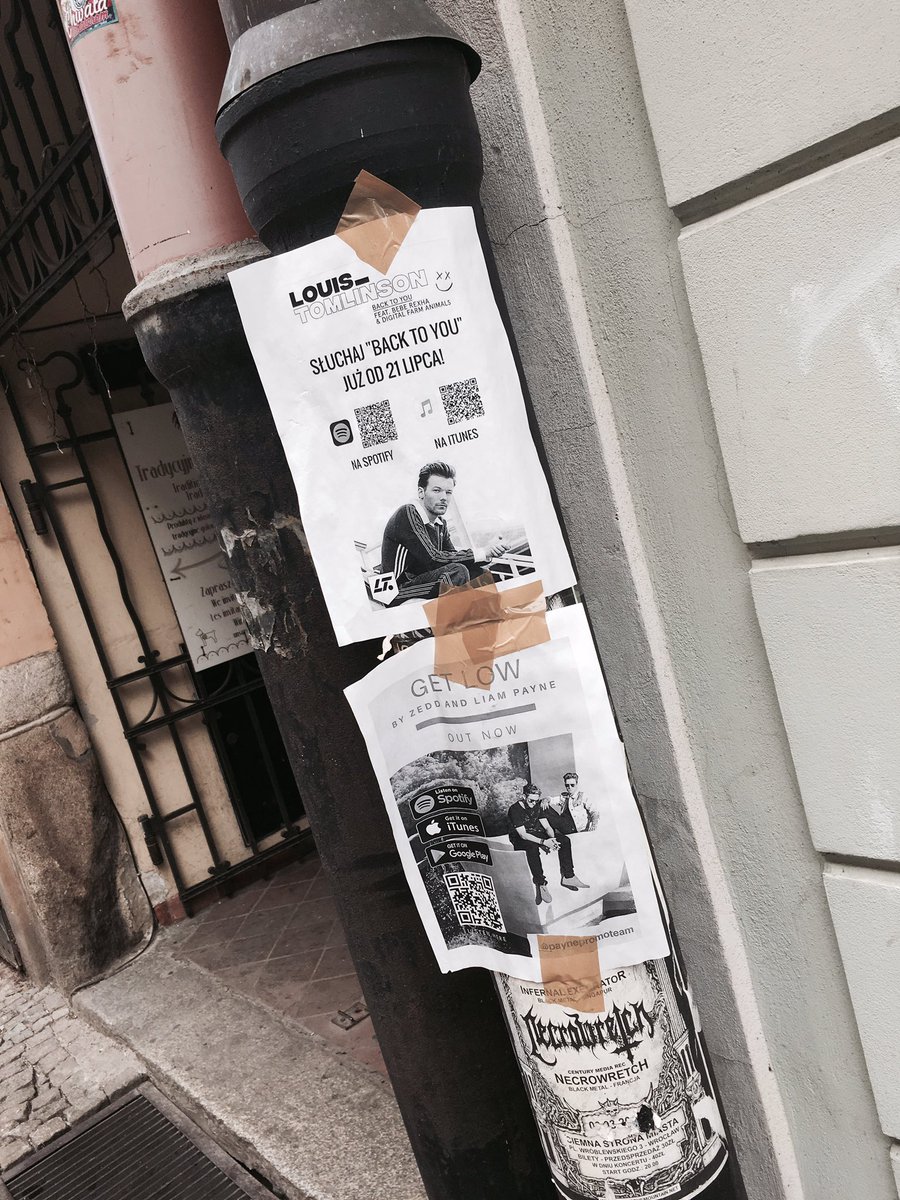 heydelilahthere's tweet photo. szukam osoby która przyczepiła ten plakat na bocznej ulicy na rynku we Wrocławiu! kocham cie dziewczyno nigdy sie tak na słup nie rzuciłam https://t.co/Cn8fjRm6EC