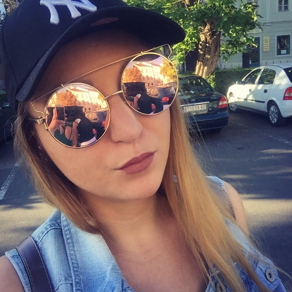 DolceNikki's tweet photo. Summer vibes 😍 https://t.co/BpcWBX3B0H