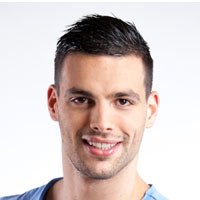 maiaiaijj's tweet photo. Ditemi che non sono l'unica a notare che davide di #flight616 somiglia a Freddie Mercury https://t.co/wj274XjXym