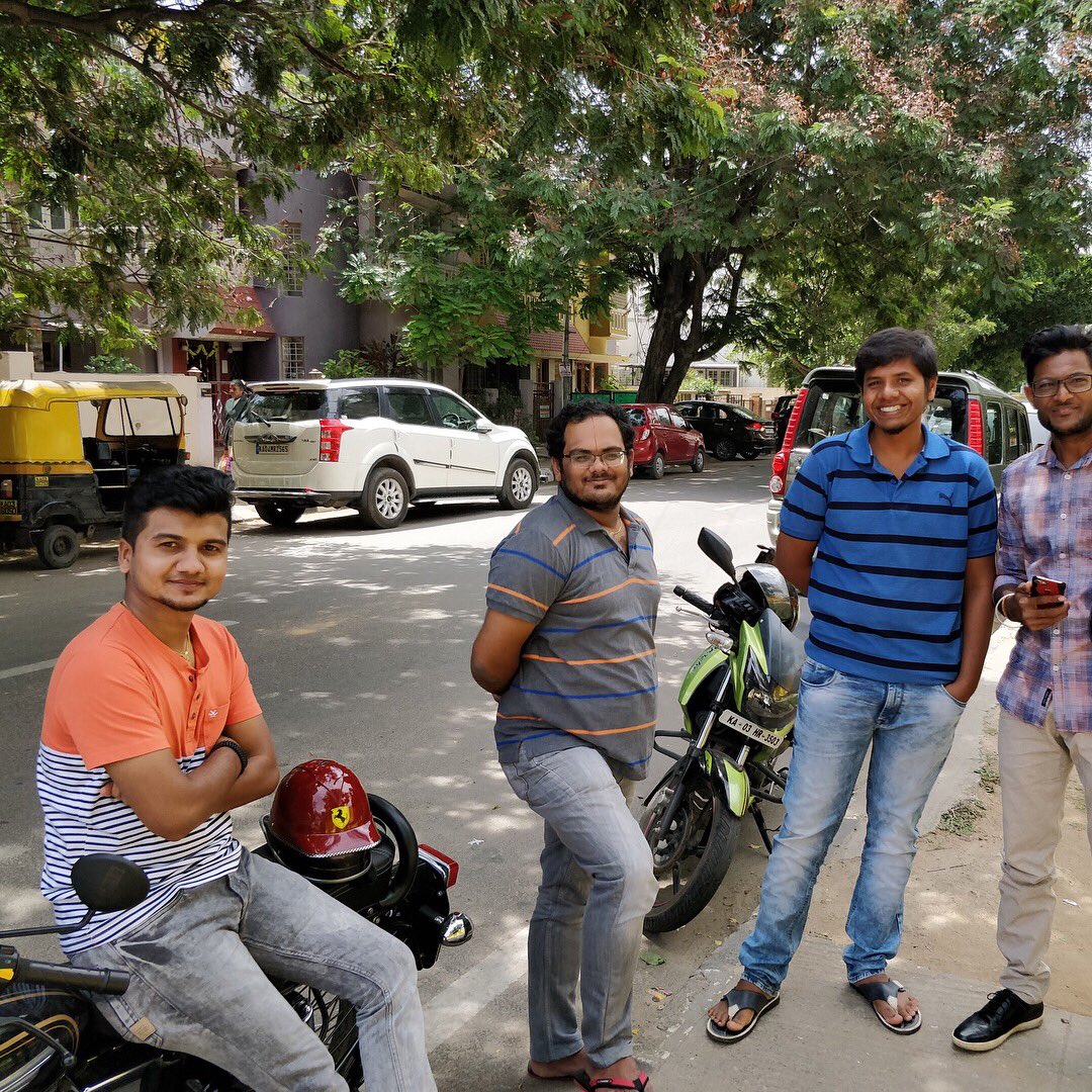 KalleshIM's tweet photo. #Friends #weekendmeet https://t.co/LX3nbNwXqQ