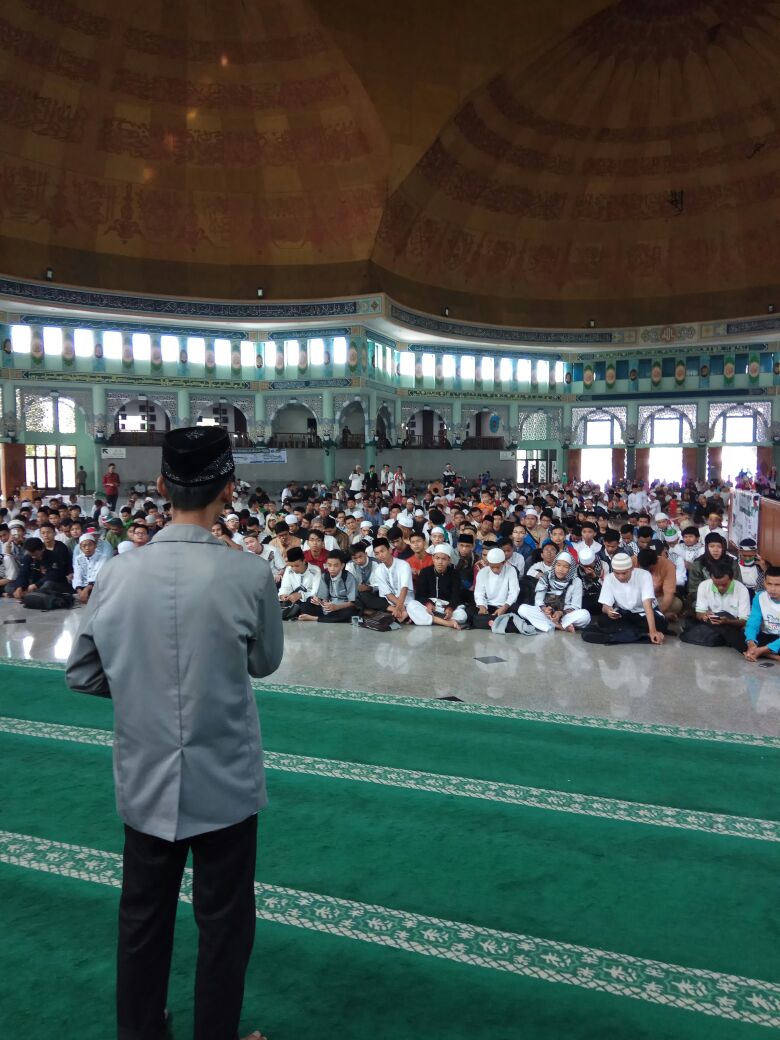 PelitaRohis's tweet photo. Moment saat ketua Fornusa Kota Tangerang orasi untuk Aksi Bela Al-Aqsha Palestina.
#FreePalestine https://t.co/uflPVtvEGk