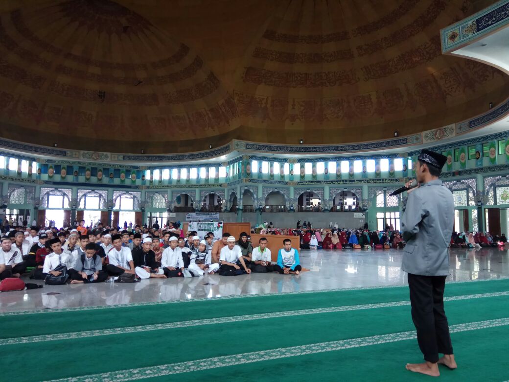 PelitaRohis's tweet photo. Moment saat ketua Fornusa Kota Tangerang orasi untuk Aksi Bela Al-Aqsha Palestina.
#FreePalestine https://t.co/uflPVtvEGk