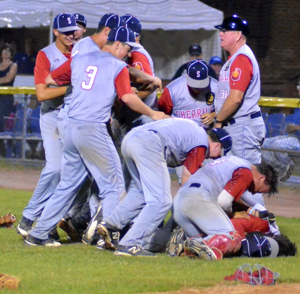 OneidaSports's tweet photo. #LegionBaseball: @SLegBaseball wins District 5 championship with wild comeback win over Smith Post. 
https://t.co/MKRzFflzw8 https://t.co/EHyvZQ35xq