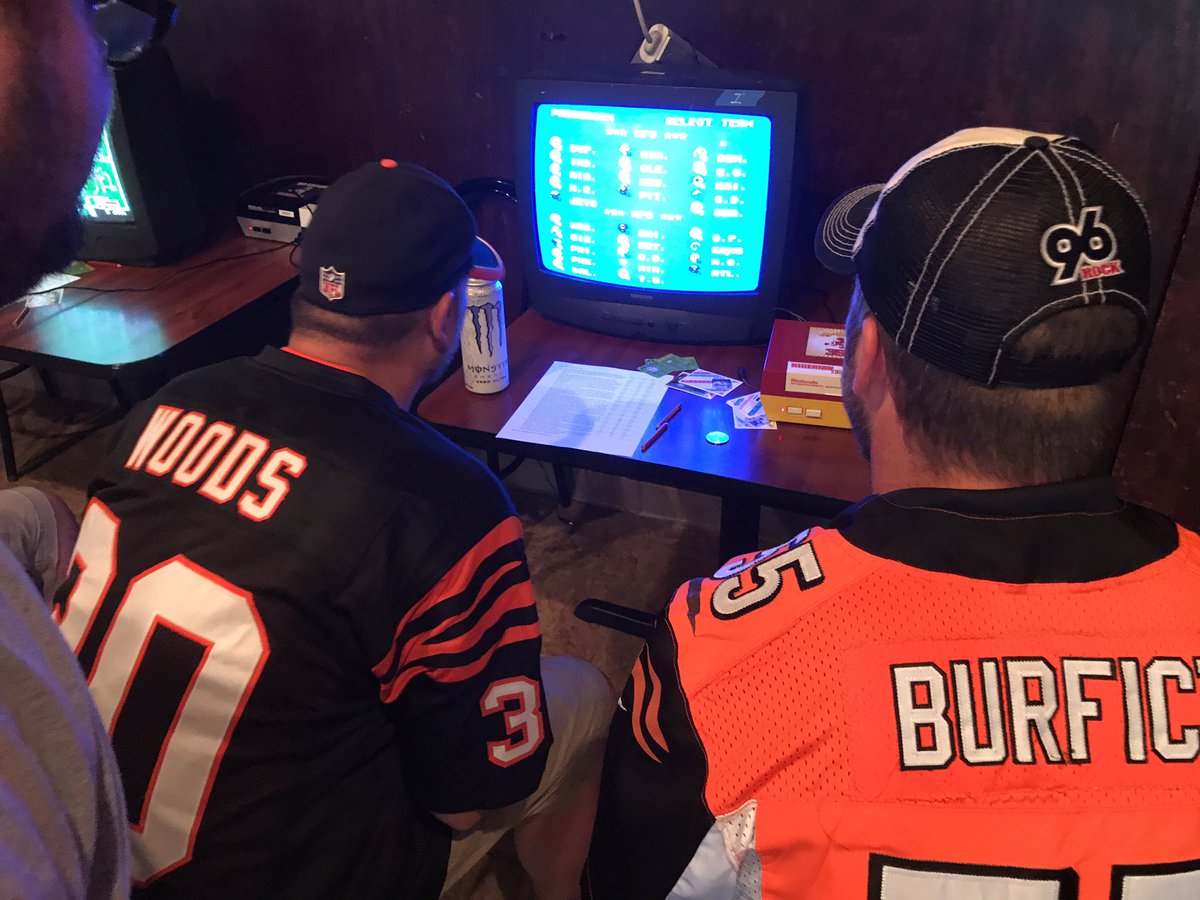 mwtecmo's tweet photo. @96ROCKCincy @JD96ROCK against @Nick96Rock in some #TecmoSuperBowl! https://t.co/Ylysik1bV4