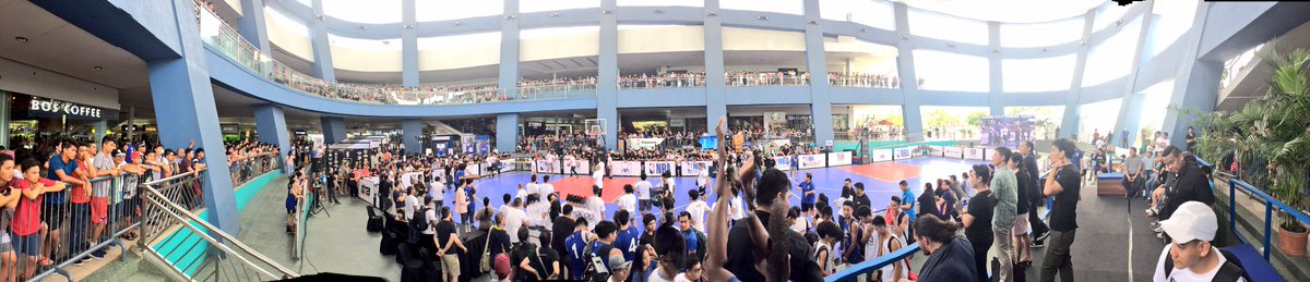 ReggieTheus's tweet photo. Packed house! Most important thing there is is ballhandling #KeepTheBallInYourFingertips #FingertipControl #NBA3xPH2017 https://t.co/sPwnM43eHV