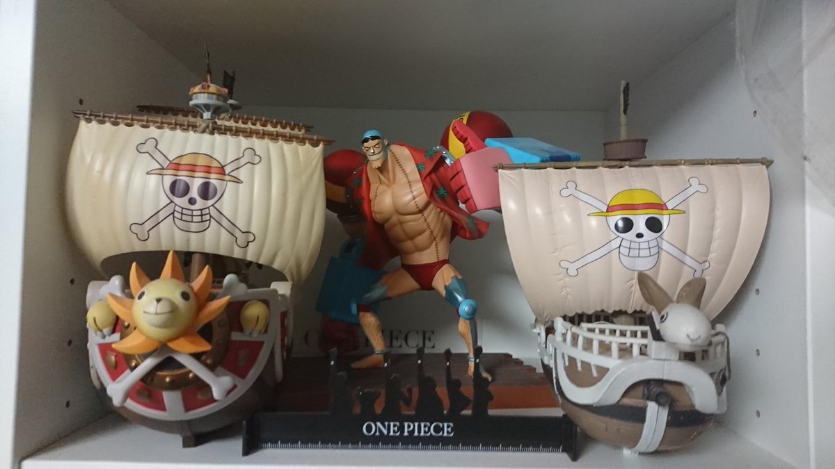 ソラ ワンピース好き Twitterren この一番くじの一味フィギュアお気に入りです W そして小さいフランキーフィギュアはルフィの フィギュアがぶっ壊れて 麦わら帽子が取れたので 付けてみたら案外いい感じになったものです ワンピースフィギュア ワンピース
