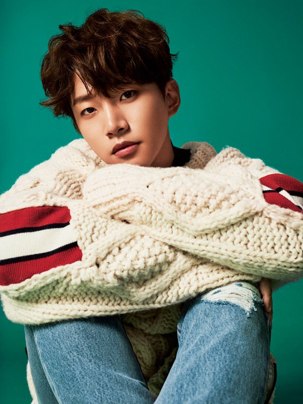 DFWG37wXsAA-aob.jpg:large