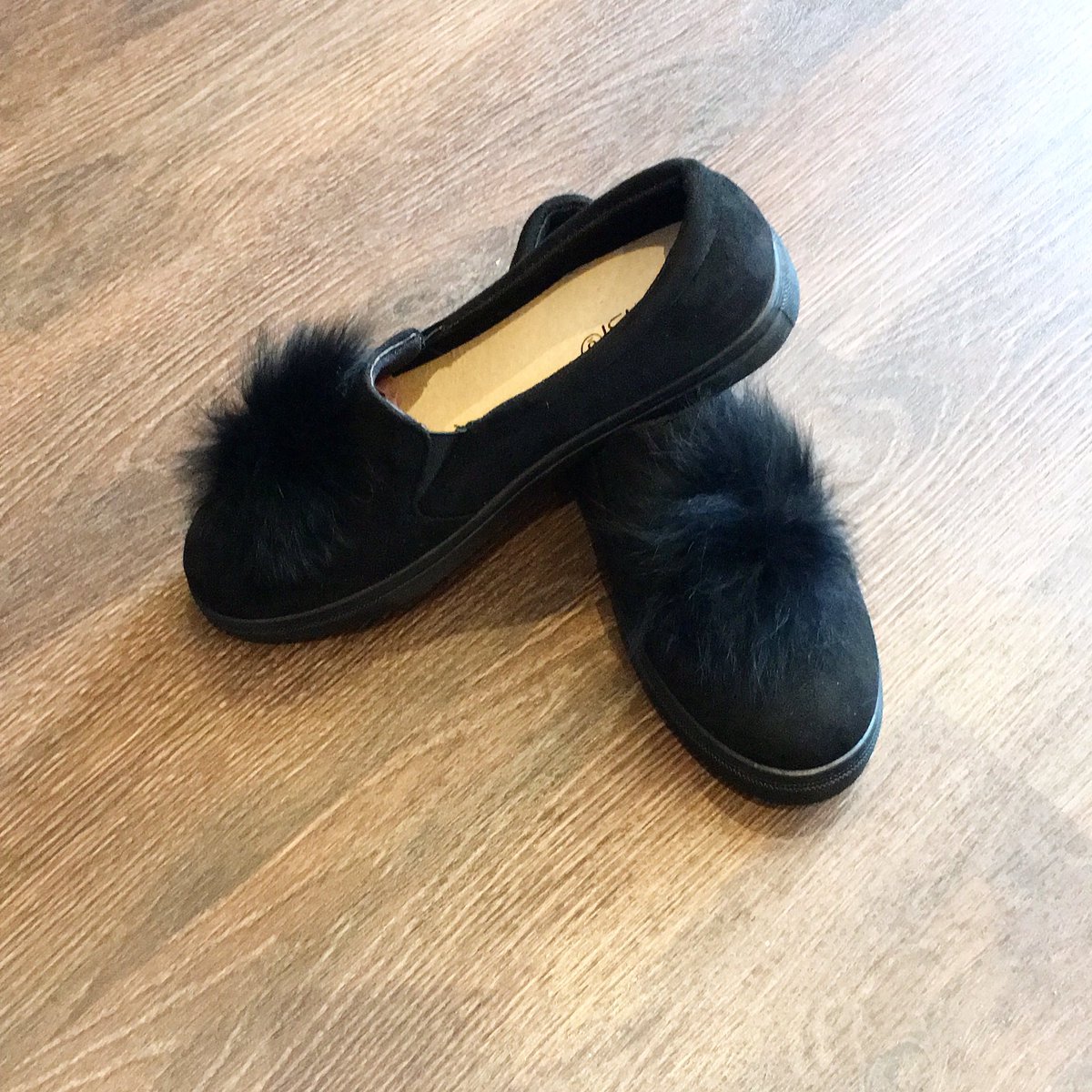 FanyBoutique's tweet photo. Everyone's potty for a pom pom this season! £14.95 Black Pom Pom Pumps now in stock https://t.co/IwI2xvbv4V ##FanyStyle #PomPom #Wirral https://t.co/Fg5qyWWHKo