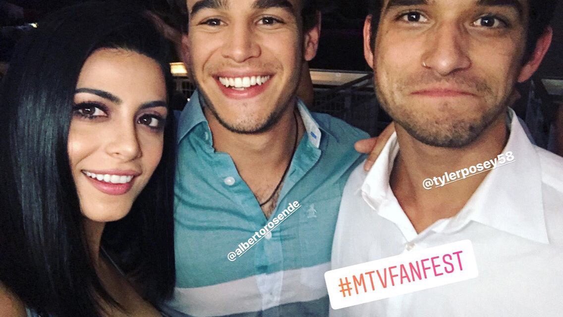 tylerpupdates's tweet photo. 📷| Cadê os fãs de Shadowhunters? Tyler junto com a Emeraude Toubia e Alberto Rosende https://t.co/AIFdA5MBg9