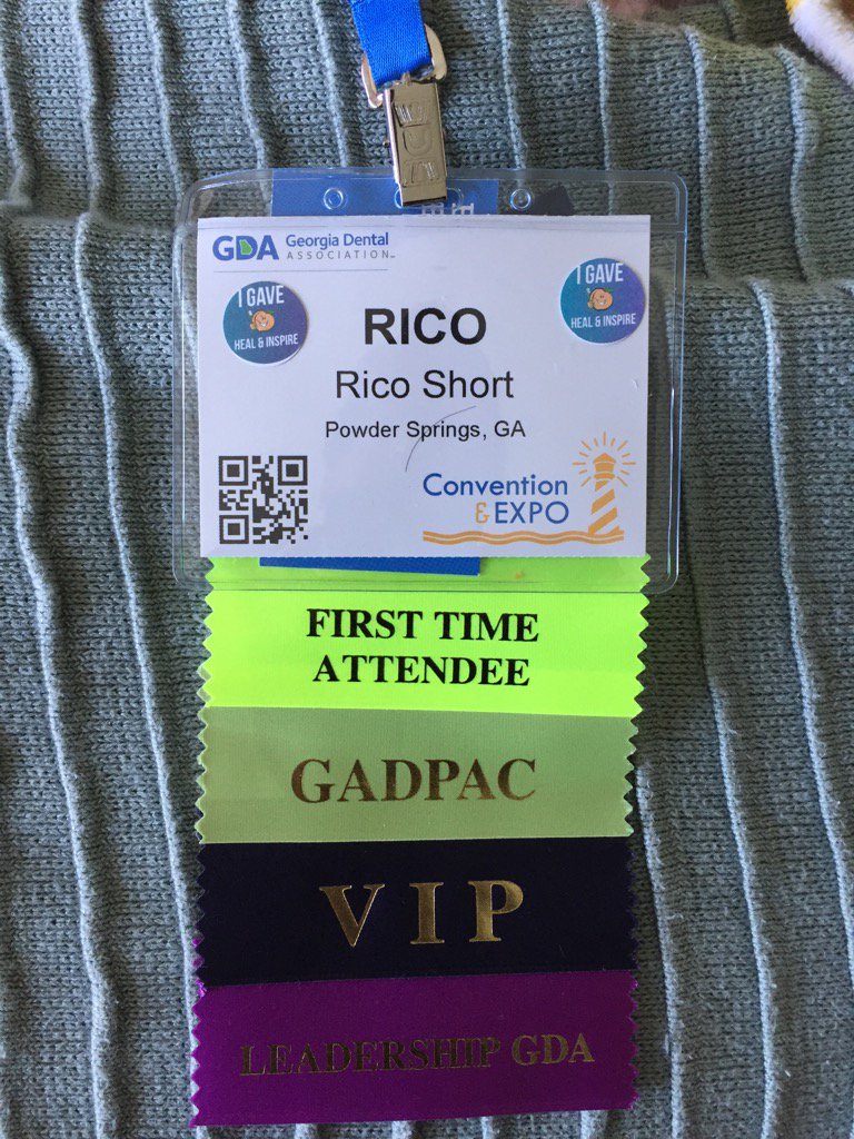 DrRicoShort's tweet photo. #GDAcon Got some bling ๐ https://t.co/pXfPIXR3zE