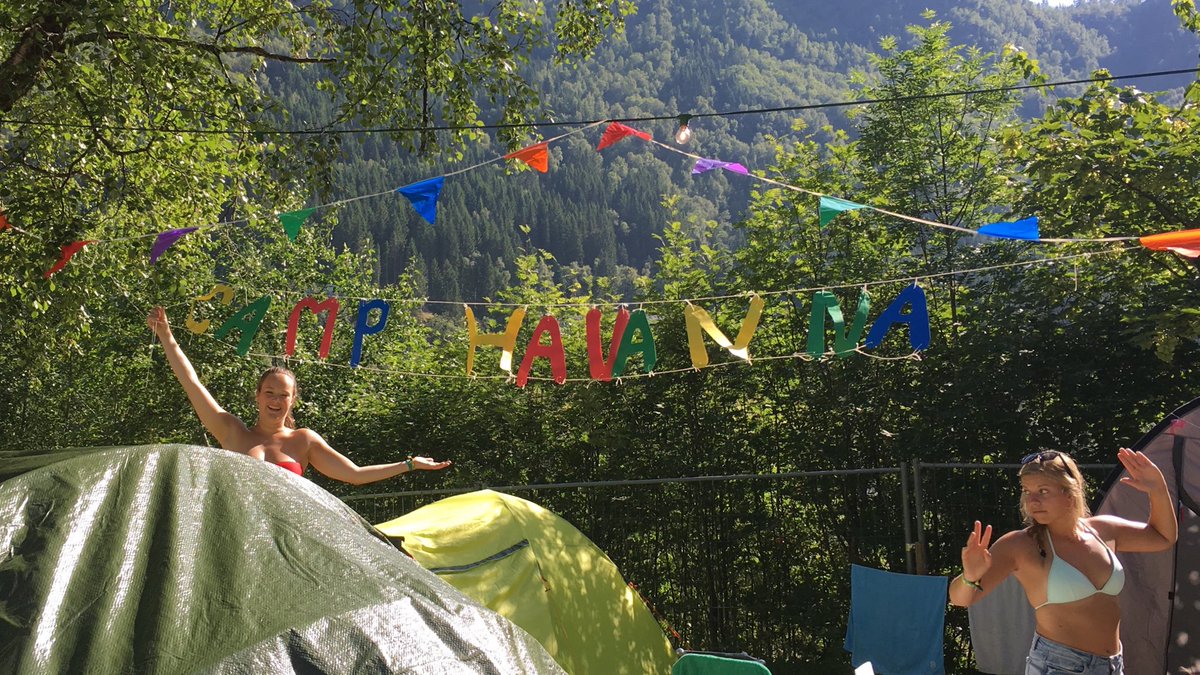 sanneslatten's tweet photo. @kjartanlauritz1 kom til camp havanna etter karpe då 🎉🍾 https://t.co/vujoOQnrjF