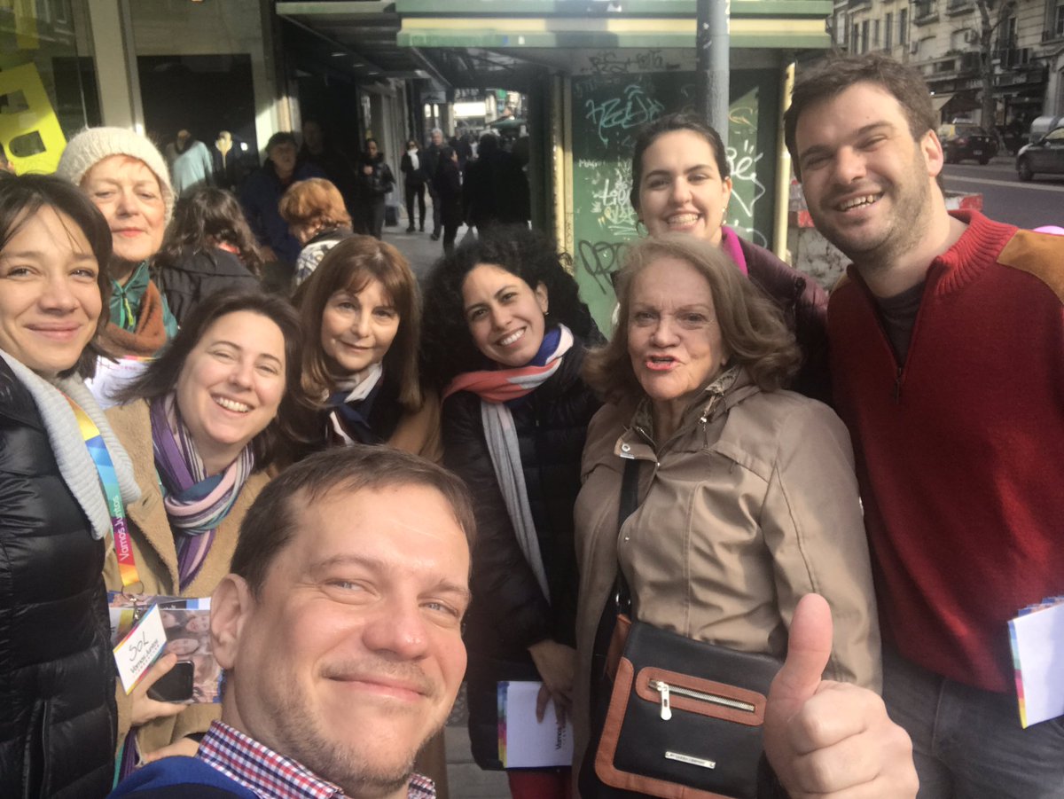 solri82's tweet photo. #VamosJuntos una nueva jornada charlando con nuestros vecinos. 💪 https://t.co/fZIUaYMwQ6