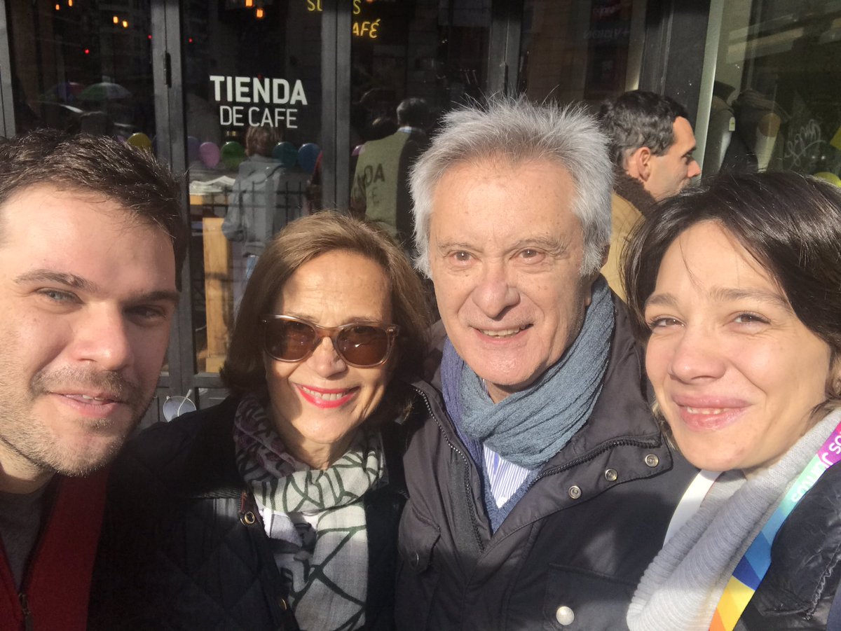 solri82's tweet photo. #VamosJuntos una nueva jornada charlando con nuestros vecinos. 💪 https://t.co/fZIUaYMwQ6