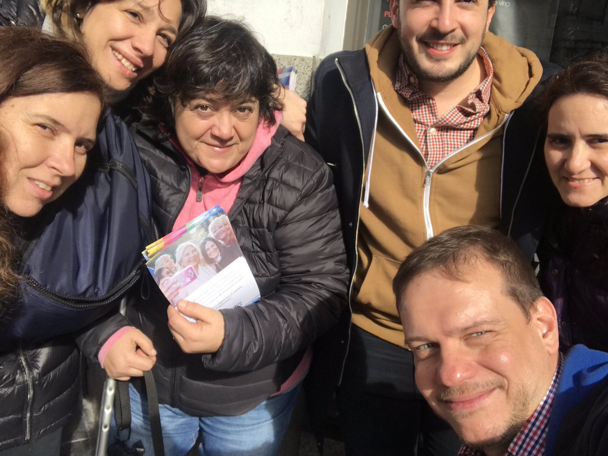solri82's tweet photo. #VamosJuntos una nueva jornada charlando con nuestros vecinos. 💪 https://t.co/fZIUaYMwQ6