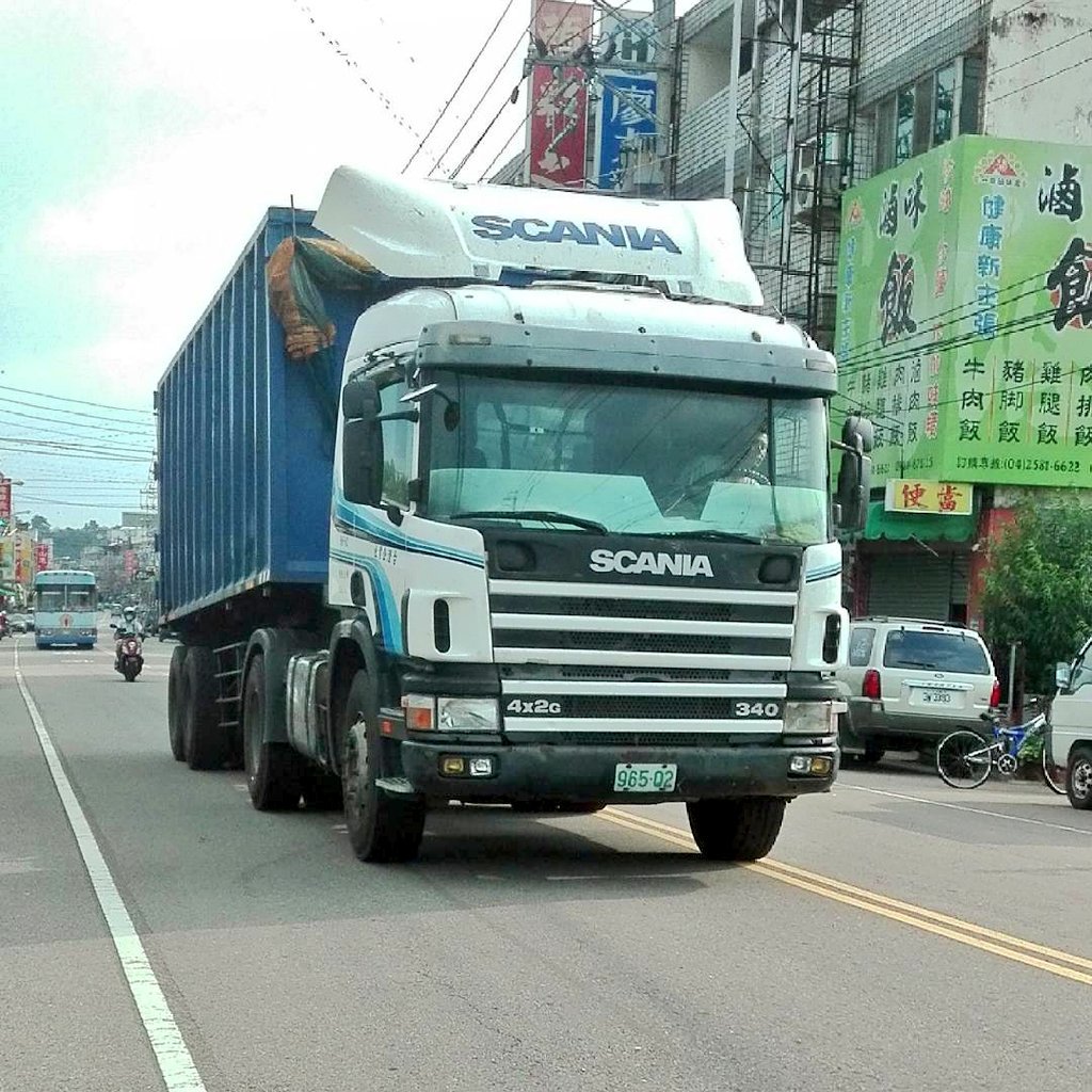 Ray1130_media's tweet photo. Scania P340 4x2G
[965-Q2]
35噸曳引車
#truck #Scania #Scaniatruck #ScaniaP340 #ScaniaPseries #Taiwantruck #trailertruck #曳引車 #大型トラック #トレーラートラック https://t.co/foI2bVVfNn