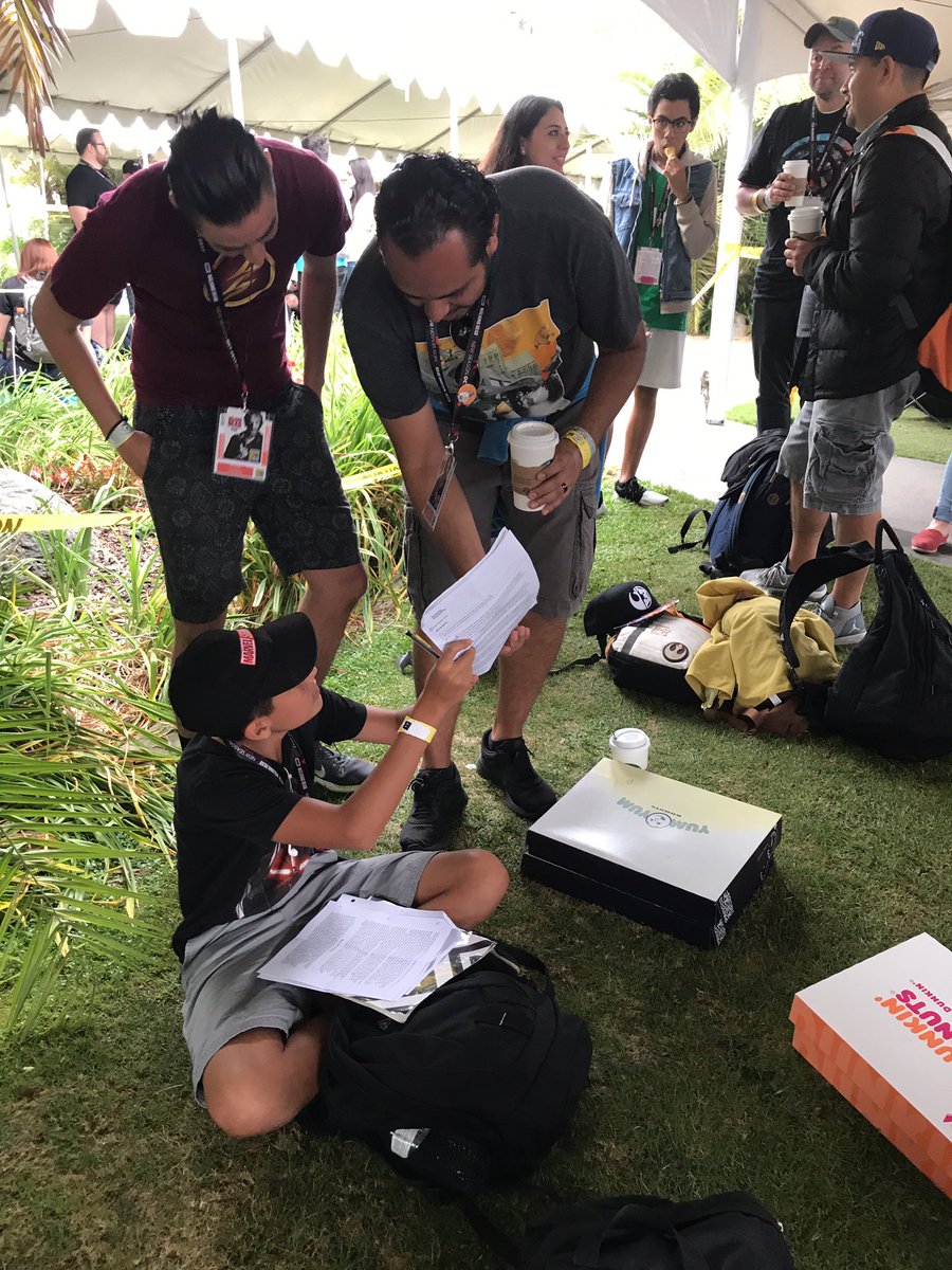 swipy117's tweet photo. @HallHLine When #SanDiegoComicCon is life but you also want that extra credit #SDCC #SDCC2017 #HLineSelfies #finishyourhomework #respect https://t.co/fzBGnQ2HV9
