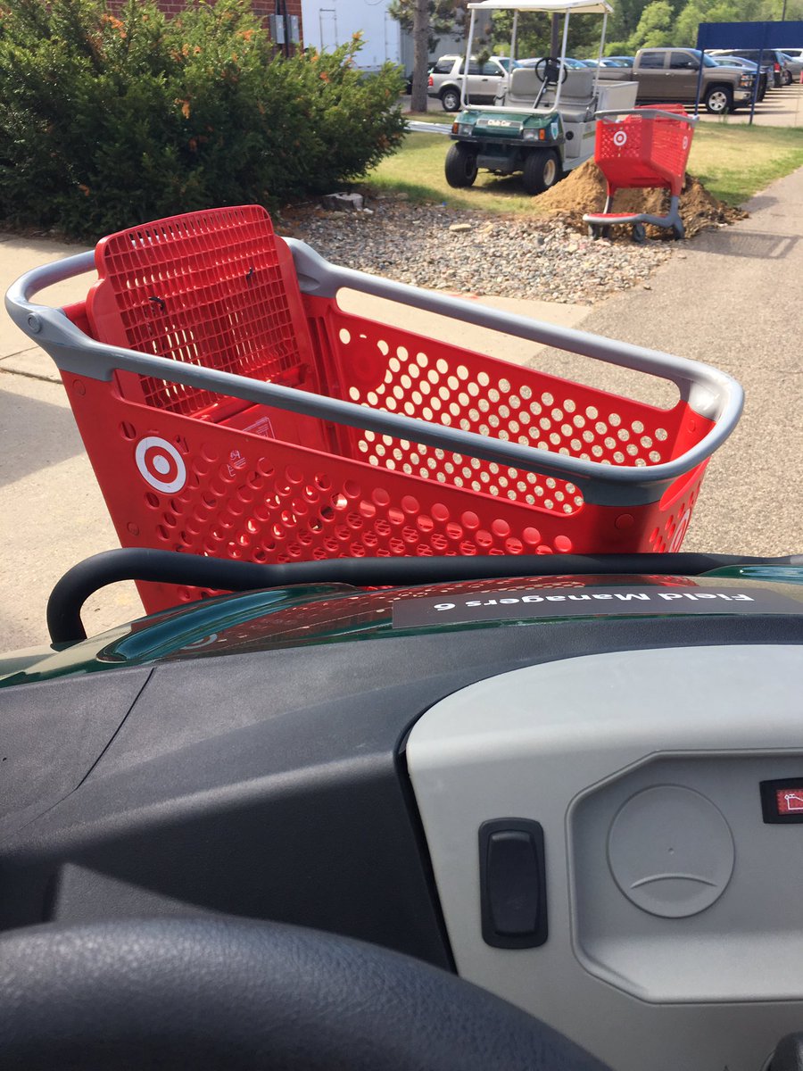 Robin_Doo's tweet photo. We were just attacked by a @Target cart! #ahhhhh @heatherplante29 @TheFieldService https://t.co/AC4Q0xHf6C