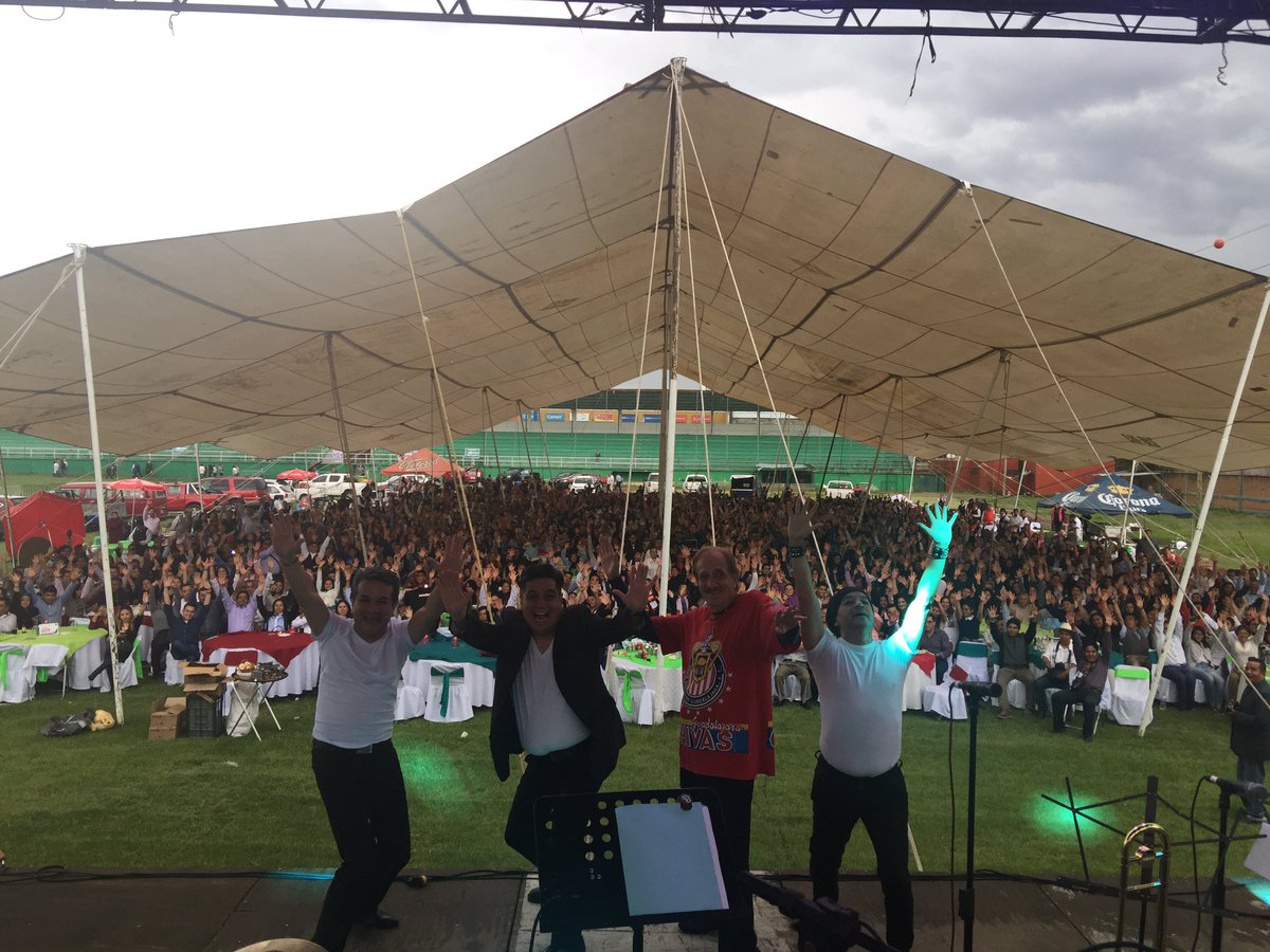 RMascabrothers's tweet photo. Gracias al MUNICIPIO y al PUBLICAZO de Santa Ana Chiautempan que nos acompaño el día de ayer en el Festival de Paellas! SOLD OUT. https://t.co/vzvpvepchy