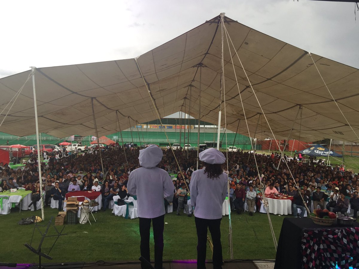 RMascabrothers's tweet photo. Gracias al MUNICIPIO y al PUBLICAZO de Santa Ana Chiautempan que nos acompaño el día de ayer en el Festival de Paellas! SOLD OUT. https://t.co/vzvpvepchy