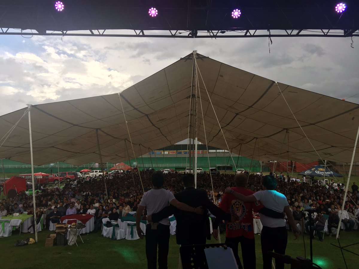 RMascabrothers's tweet photo. Gracias al MUNICIPIO y al PUBLICAZO de Santa Ana Chiautempan que nos acompaño el día de ayer en el Festival de Paellas! SOLD OUT. https://t.co/vzvpvepchy