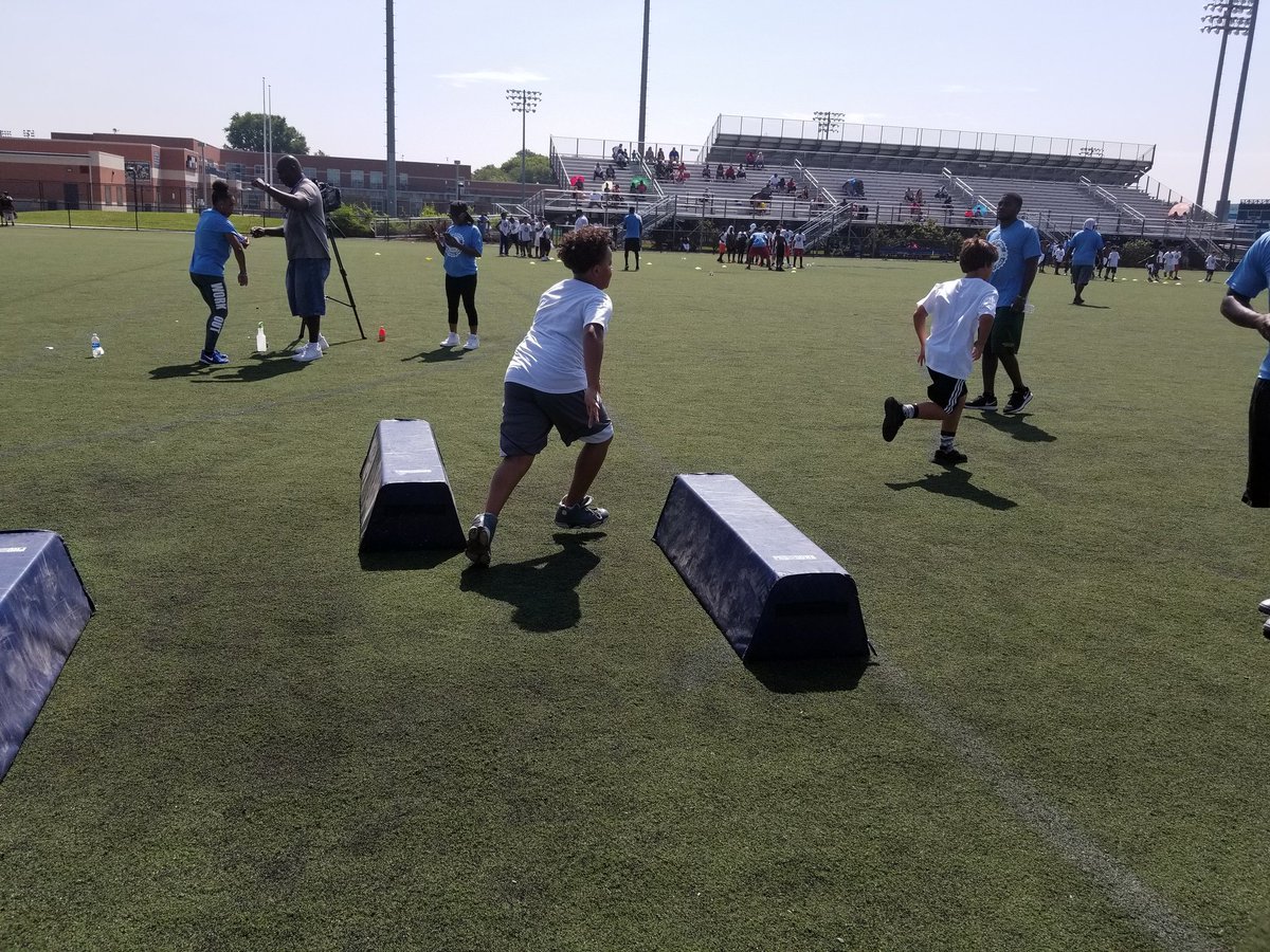 BGClubSeva's tweet photo. #BGCSEVA youth out here at #VAsUpNext camp hosted by @Kam_Chancellor and other VA NFL stars. @VAsUpNext https://t.co/DU5KIGvrXk