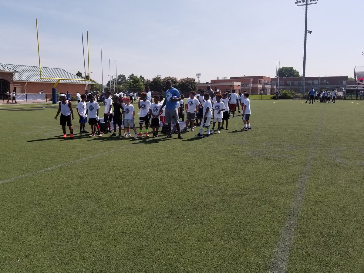 BGClubSeva's tweet photo. #BGCSEVA youth out here at #VAsUpNext camp hosted by @Kam_Chancellor and other VA NFL stars. @VAsUpNext https://t.co/DU5KIGvrXk