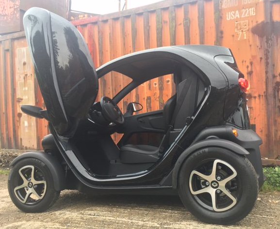 CroydonSHIP's tweet photo. #TeamRetro or #TeamPioneers? @ChequersCS are bringing Marina & Twizy next Wednesday to help you decide! #SHIPevent https://t.co/IDgaeFMUJC https://t.co/UcbHl1mpd7